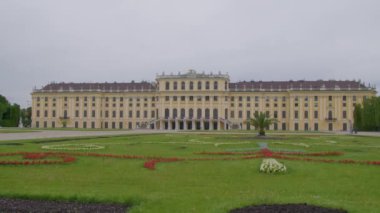 Avusturya, Viyana 'daki İmparatorluk Schoenbrunn Sarayı manzarası. Yüksek kalite 4k görüntü