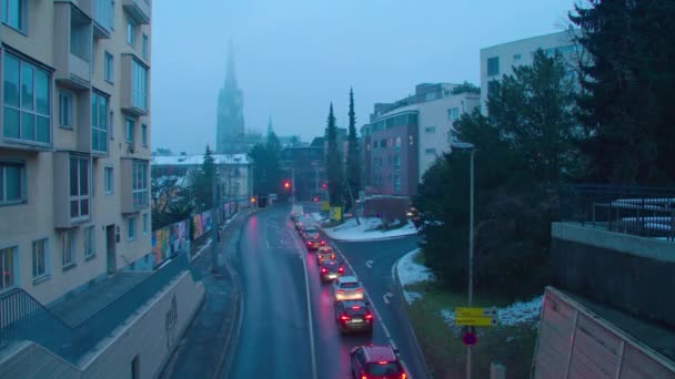 Timelapse Tráfego Com Catedral Linz Mariendom Inverno Imagens Alta Qualidade — Vídeo de Stock