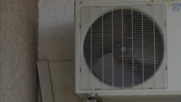 Klima Yerleşim Alanındaki Balkonda Dönüştürüyor Yüksek Kalite Görüntü — Stok video