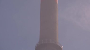 Dumanı tüten bir ısıtma tesisi. Yüksek kalite 4k görüntü