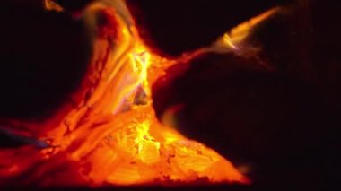 Közler ağır çekimde fırında. Yüksek kalite 4k görüntü