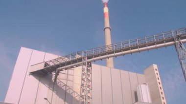 Dumanı tüten bir ısıtma tesisi. Yüksek kalite 4k görüntü