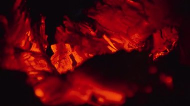 Közler ağır çekimde fırında. Yüksek kalite 4k görüntü