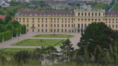 Avusturya, Viyana 'daki İmparatorluk Schoenbrunn Sarayı manzarası. Yüksek kalite 4k görüntü