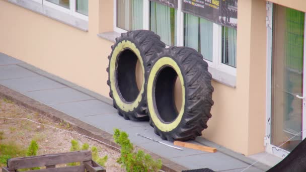 Traktorräder Von Fitnessstudios Hochwertiges Filmmaterial — Stockvideo