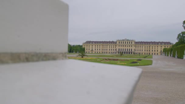 Άποψη Του Αυτοκρατορικού Παλατιού Schoenbrunn Στη Βιέννη Αυστρία Υψηλής Ποιότητας — Αρχείο Βίντεο