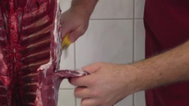 Kasap doğrama ve eti fileto. Yüksek kaliteli FullHD görüntüler