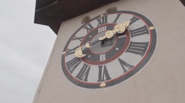 Graz, Avusturya 'daki Uhrturm saat kulesi. Yüksek kalite 4k görüntü