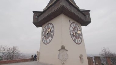 Graz, Avusturya 'daki Uhrturm saat kulesi. Yüksek kalite 4k görüntü