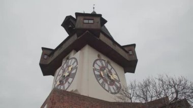 Graz, Avusturya 'daki Uhrturm saat kulesi. Yüksek kalite 4k görüntü