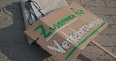 İklim grevi gösterilerinde protesto işaretleri. Yüksek kalite 4k görüntü