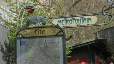 Paris Metro İstasyonu. Yüksek kalite 4k görüntü