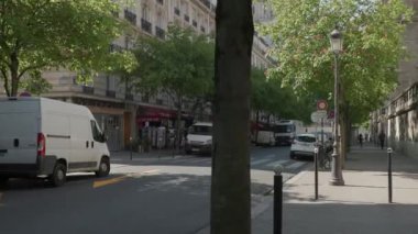 Paris Ile de la Cite 'deki şehir caddesi. Yüksek kalite 4k görüntü