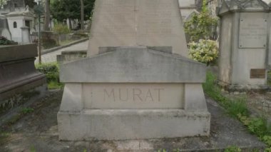 Napoli Kralı Joachim Murat 'ın Paris' teki Pere Lachaise mezarlığındaki mezar taşı. Yüksek kalite 4k görüntü