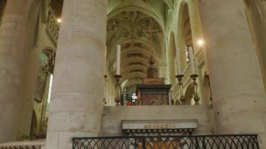 Paris Kilisesi St. Etienne Du Mont iç mimarisi. Yüksek kalite 4k görüntü