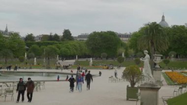 Fransa, Paris 'te Jardin Du Lüksemburg' un zaman aşımı. Yüksek kalite 4k görüntü