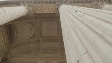 Paris 'teki Pantheon giriş salonu alçak açılı. Yüksek kalite 4k görüntü