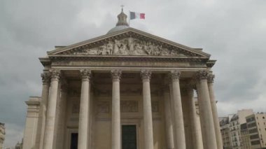 Paris 'teki Pantheon giriş salonu alçak açılı. Yüksek kalite 4k görüntü