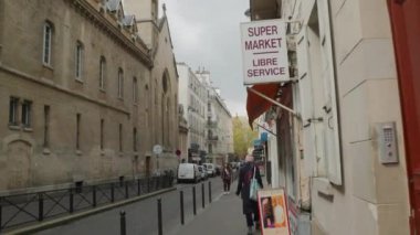 Paris, Fransa 'nın Montmartre bölgesinde. Yüksek kalite 4k görüntü