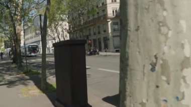 Paris Ile De La Cite şehir merkezinde trafik var. Yüksek kalite 4k görüntü