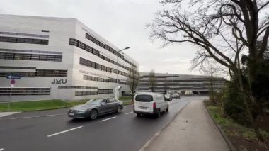 Linz 'deki JKU Üniversitesi Kampüs Binası. Yüksek kalite 4k görüntü