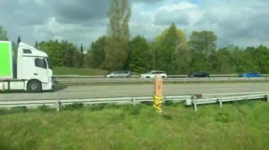 Strasbourg, Fransa yakınlarından geçen tren yolu. Yüksek kalite 4k görüntü