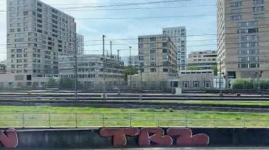 İsviçre 'deki Basel tren istasyonundan izleniyordu. Yüksek kalite 4k görüntü