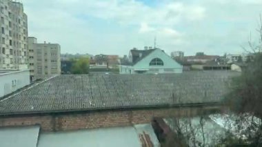Alsace, Fransa 'nın başkenti Strasbourg' dan tren geçiyor. Yüksek kalite 4k görüntü