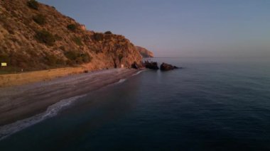 Kanarya adalarında güzel kıyı şeridi ve deniz havası. Yüksek kalite 4k görüntü