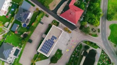 Yukarı Avusturya, Muehlviertel 'deki küçük St. Stefan Afiesl kasabasının havası. Yüksek kalite 4k görüntü