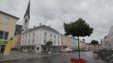 Yukarı Avusturya 'daki Schwanenstadt Katolik Kilisesi. Yüksek kalite 4k görüntü