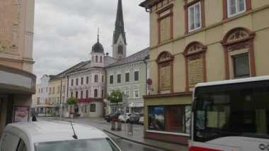 Schwanenstadt Yukarı Avusturya 'da belediye binası manzaralı. Yüksek kalite 4k görüntü