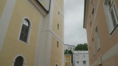 Linz Ebelsberg kilisesinin güneş saati. Yüksek kalite 4k görüntü