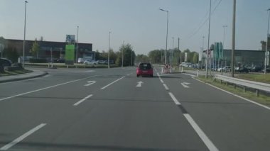Avusturya kırsal kesimde trafik. Yüksek kalite 4k görüntü