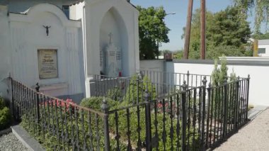 Besteci Anton Bruckners 'ın annesi Theresia' nın mezar taşı. Yüksek kalite 4k görüntü