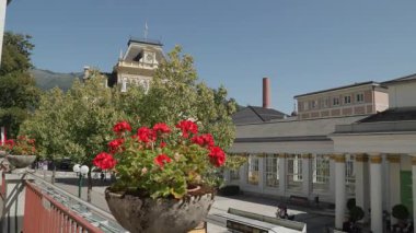 Bad Ischl, Yukarı Avusturya 'daki Trinkhalle kongre merkezi. Yüksek kalite 4k görüntü