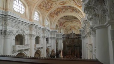 Yukarı Avusturya 'daki St. Florian Barok Manastırı' nın içinde. Yüksek kalite 4k görüntü