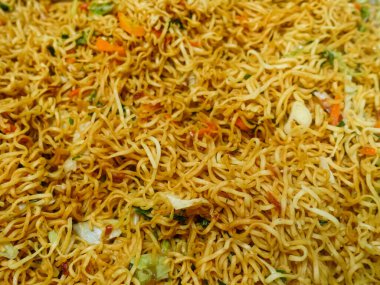 Close up picture of the fried noodles with mix vegetable 