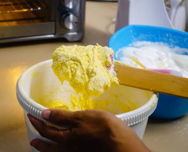 Hamur yapmak, kek pişirmek, ev yapımı, ev yapımı..