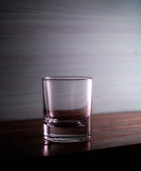Leeres Transparentes Glas Auf Einem Tisch — Stockfoto