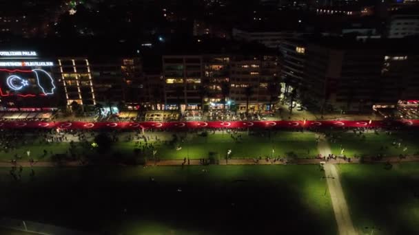 Pessoas Entusiasmadas Carregando Grande Bandeira Turca Celebração Centenário Libertação Izmir — Vídeo de Stock