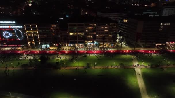 Entuzjaści Niosący Wielką Turecką Flagę Okazji 100 Rocznicy Wyzwolenia Izmiru — Wideo stockowe