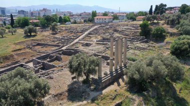 İzmir 'in Bayraklı Tepesi' nin hava görüntüleri.