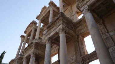 Efes antik şehir Celcus kütüphanesi ve antik ayrıntılar