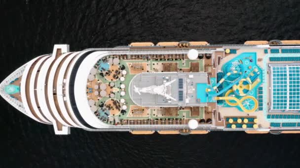 Aerial View Cruise Ship Advancing Sea High Quality Footage — Stockvideo