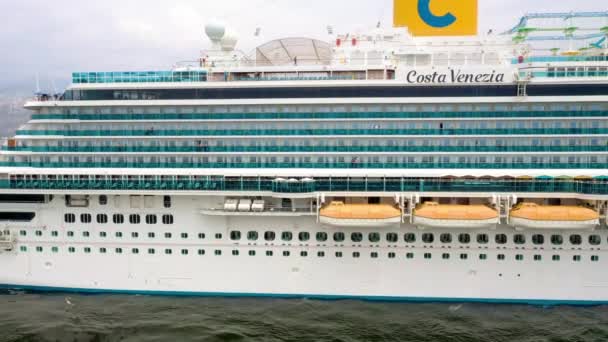 Aerial Drone Shot Costa Venezia Cruise Ship Route High Quality — Vídeo de stock
