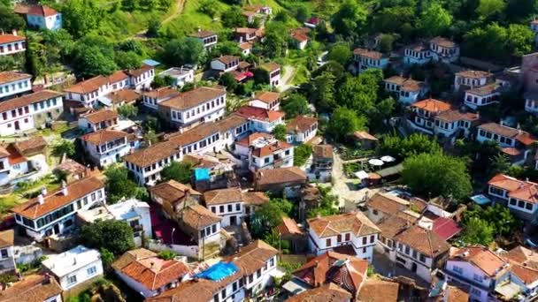 Letecký Snímek Vesnice Selcuk Historických Řeckých Domů Slunečného Dne Vysoce — Stock video