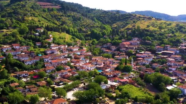 Letecký Snímek Vesnice Selcuk Historických Řeckých Domů Slunečného Dne Vysoce — Stock video