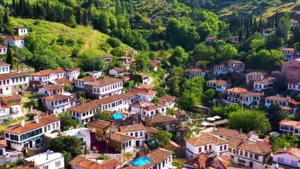 Luftaufnahme Des Sirenendorfes Selcuk Und Historischer Griechischer Häuser Einem Sonnigen — Stockvideo