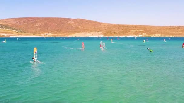 Surfers Κάνει Windsurfing Turkeys Παγκοσμίως Διάσημο Cesme Alacati Beach Υψηλής — Αρχείο Βίντεο